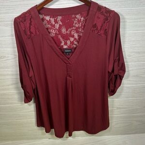 Torrid Harper blouse size 2. NWT, plus size lace shoulders, 3/4 length Sleeves
